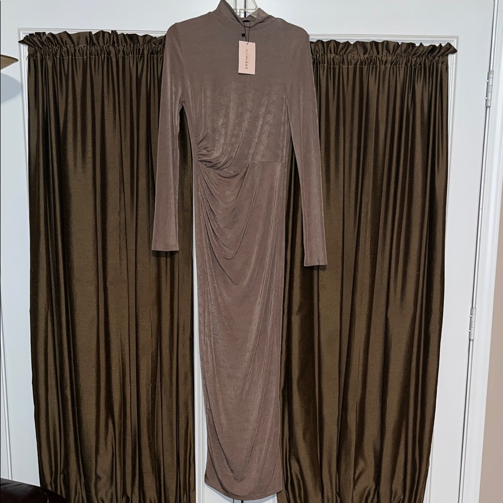 SHEIN Long-Sleeve Ruched Maxi Dress